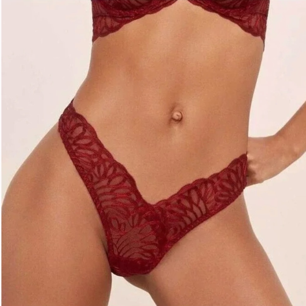 NWT For Love & Lemons After Dark Thong Panty in Red, Size L